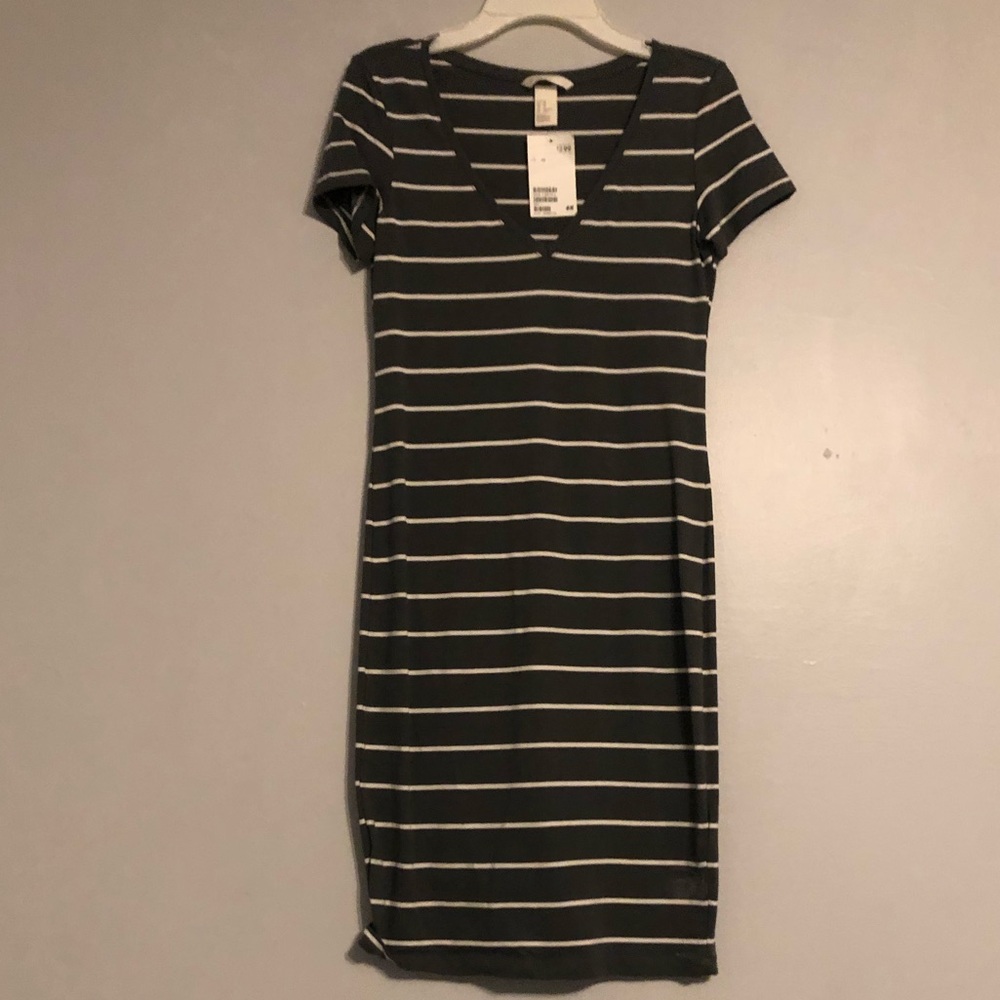 V-neck dress